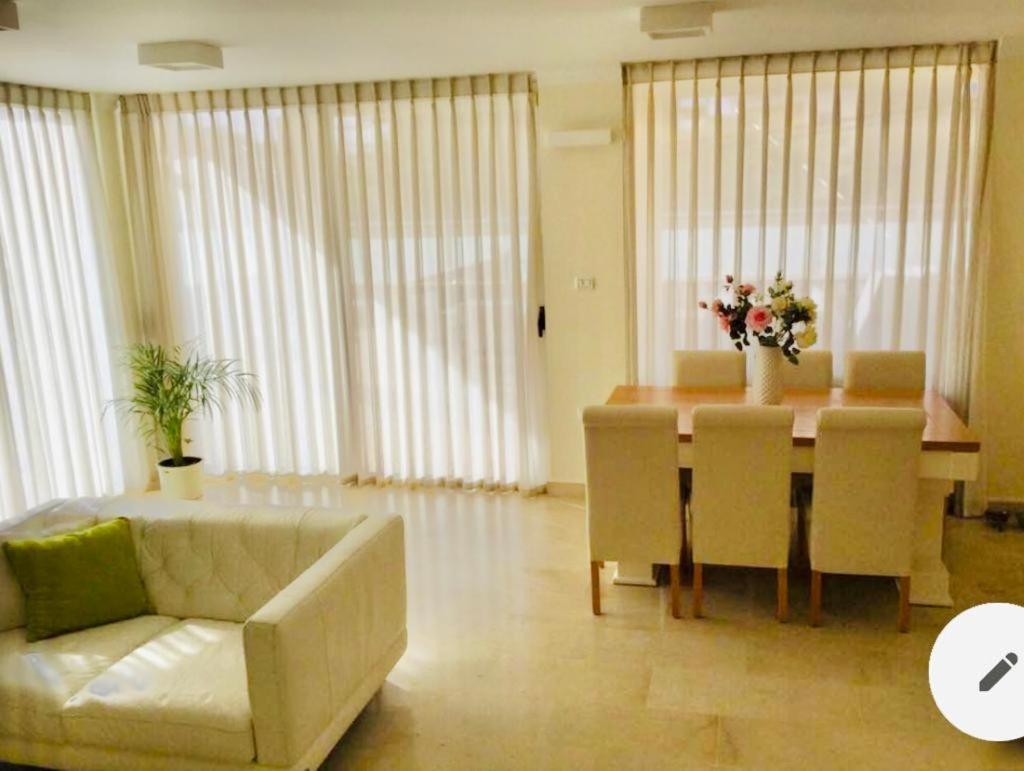 Villa Glamour Eilat Family Only Exterior photo